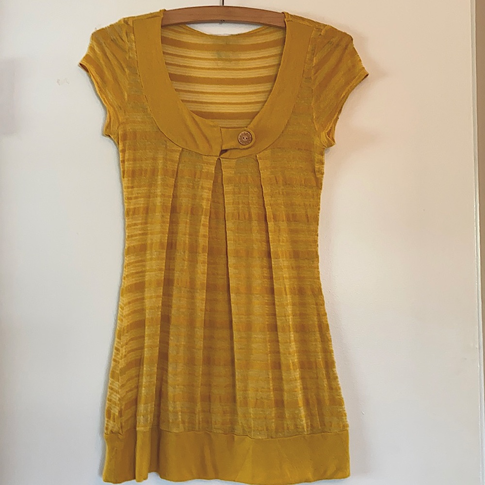 2 for $20 Yellow Top 🌞